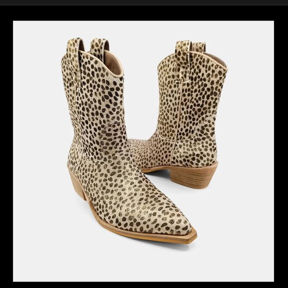 Toni Gold Cheetah Boots - Picture 1 of 5